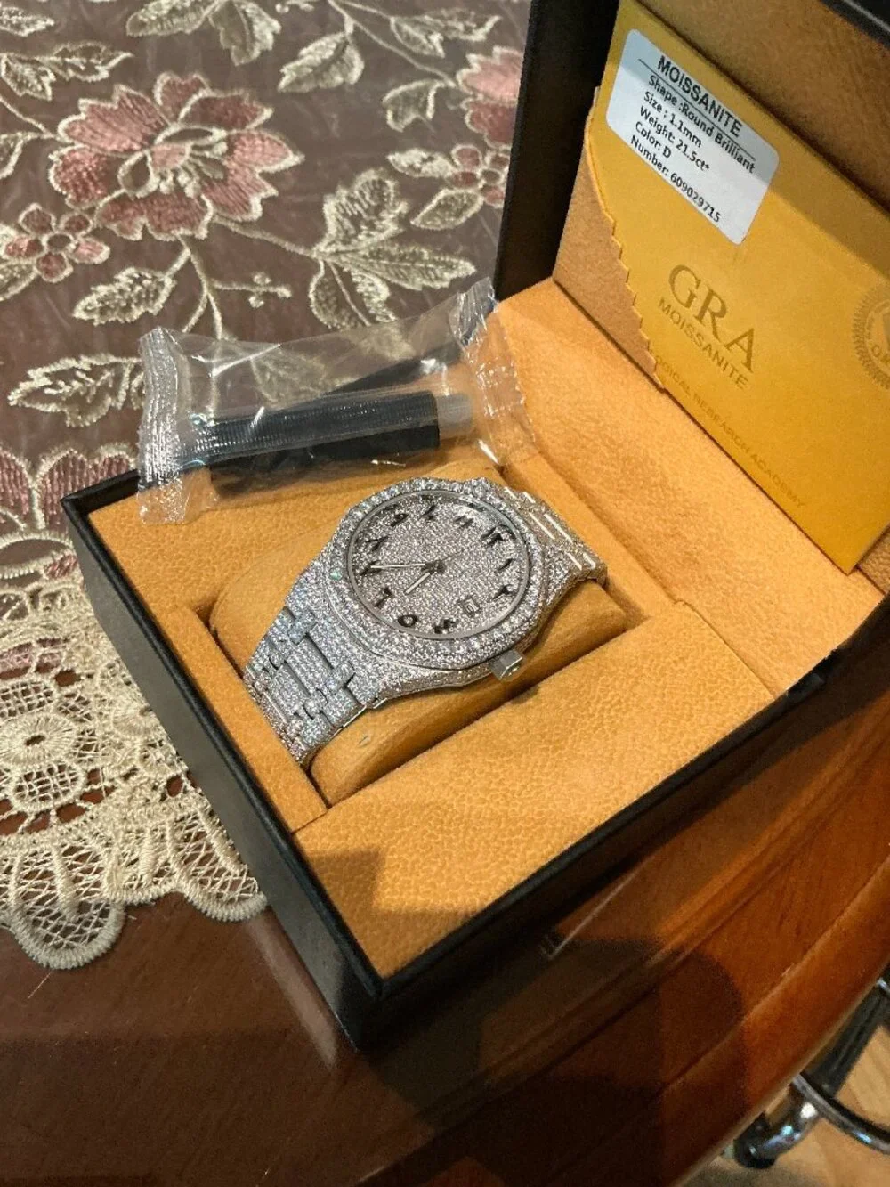 VVS1 Moissanite (Crazy on tester) AP Watch